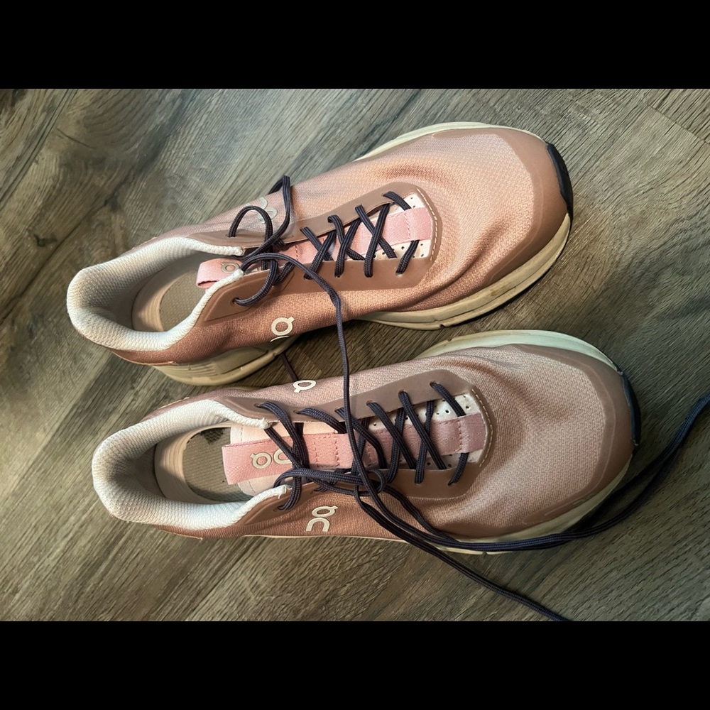 On Cloud Cloudnova Form Sneakers